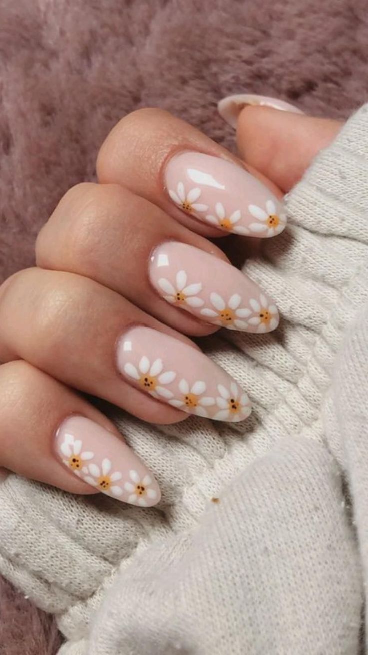 Nude Flowers  Nails