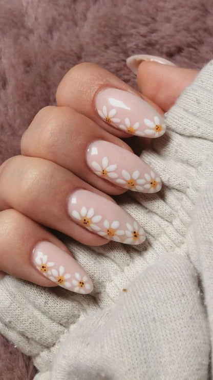 Nude Flowers  Nails
