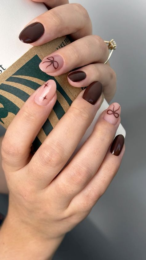 Coffee Bow Nails