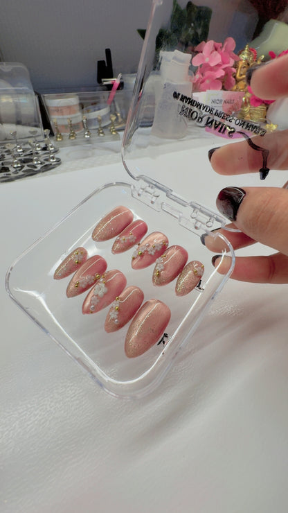 Flower  Glitter Mauve Cateye  Nails