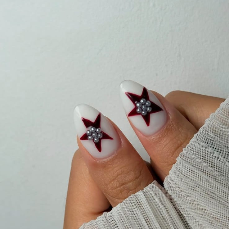 Trendy Star Nails