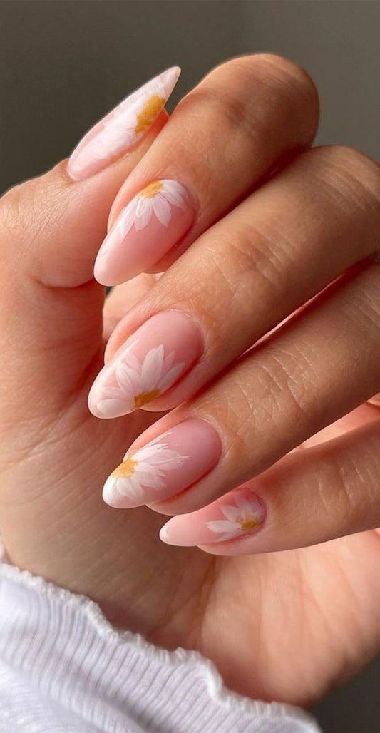 Nude Daisy Nails