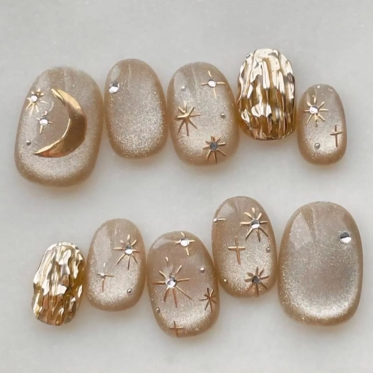 Moon Star Golden Chromatic  Cateye  Nails Nior Nails