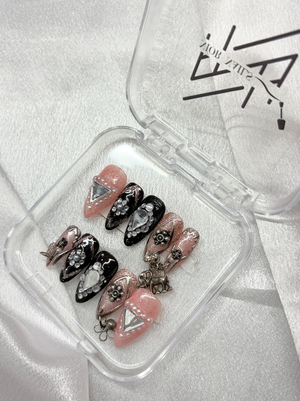 Navratri Special Nails
