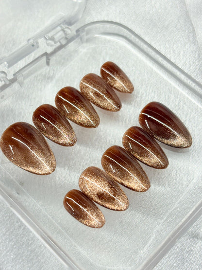 Cat-Eye Brown Heart Nails