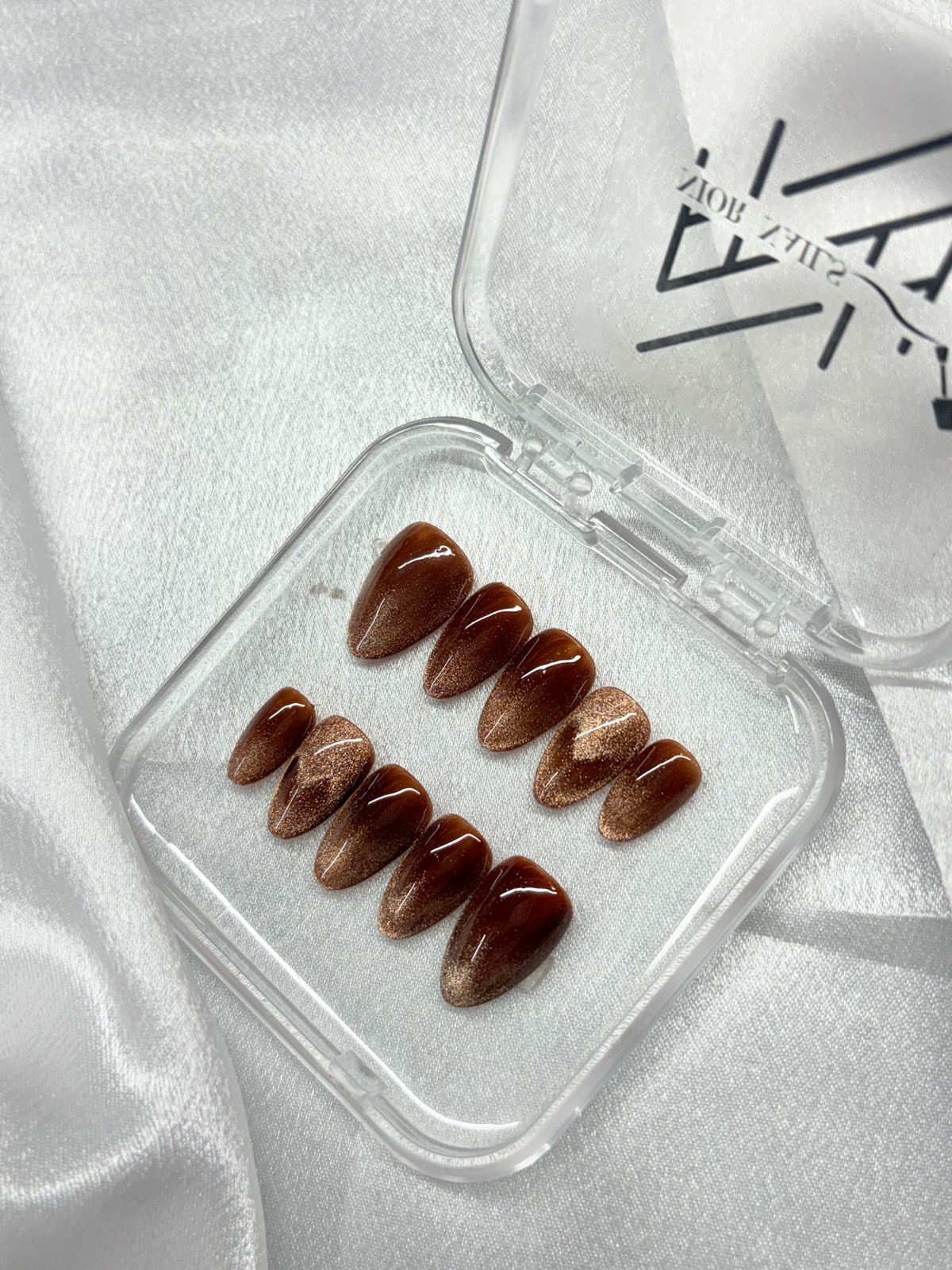 Cat-Eye Brown Heart Nails