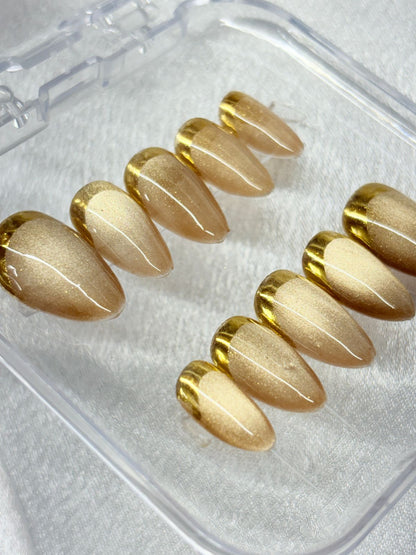 Golden Cat-Eye  Chrome Nails