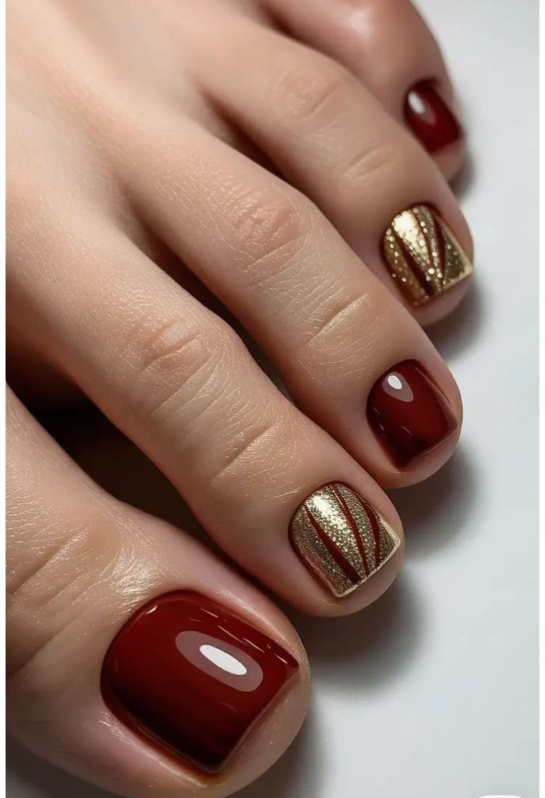 Maroon+Golden Toe Nails Nior Nails