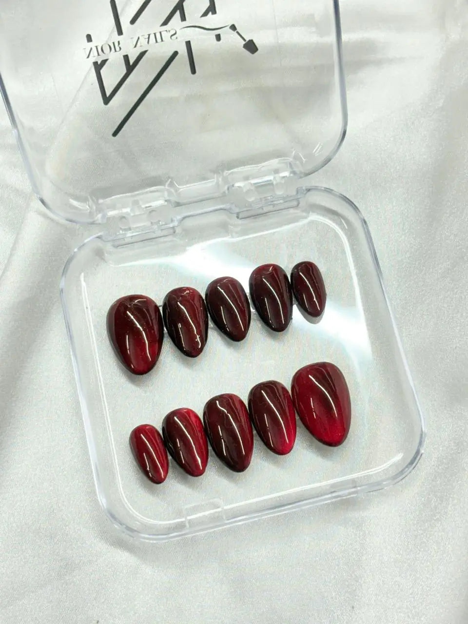 Red Cateye Nails Nior Nails